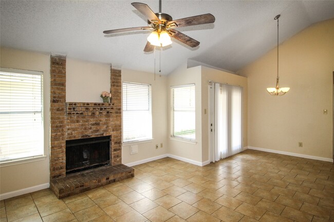 Building Photo - 11614 Gullwood Dr