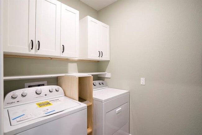 Building Photo - 318 Timber Brook Dr