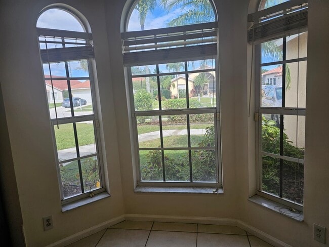 Building Photo - 5220 Rosen Blvd