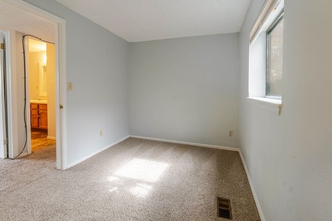 Building Photo - $1363 | 2BR/1BA Duplex | Cozy Home Near Be...