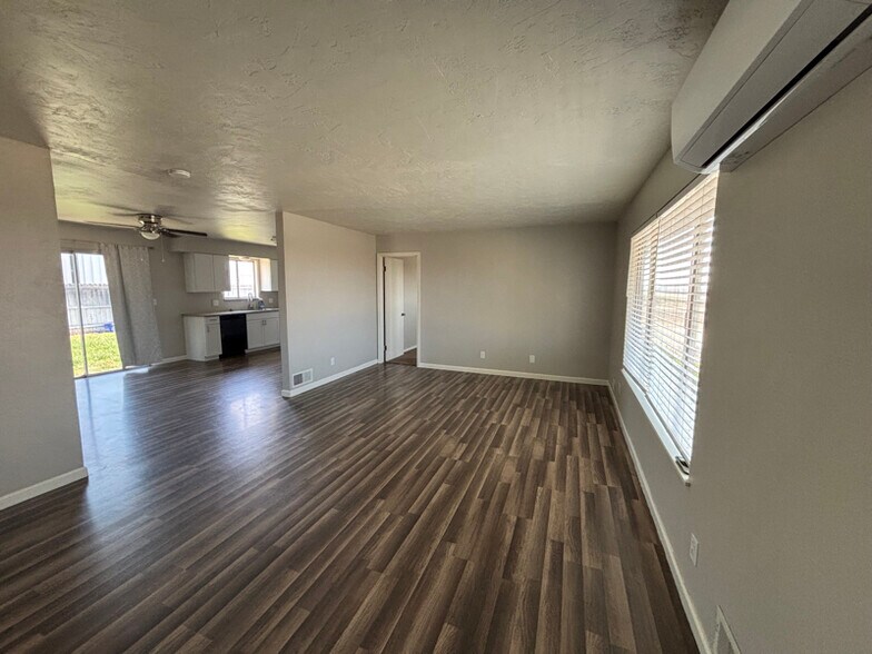 Building Photo - 23510 Rd 152