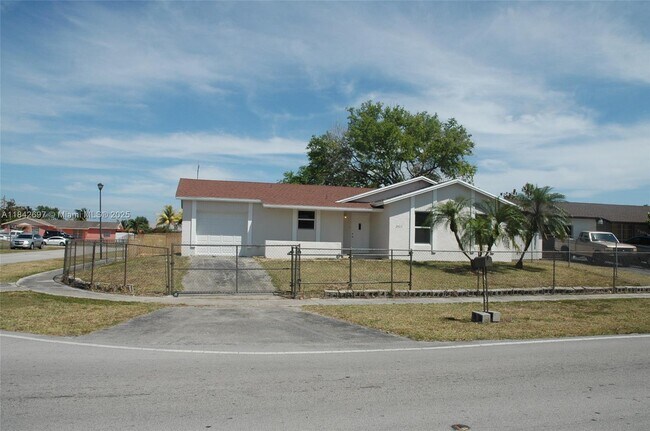 Building Photo - 25811 SW 132nd Ave