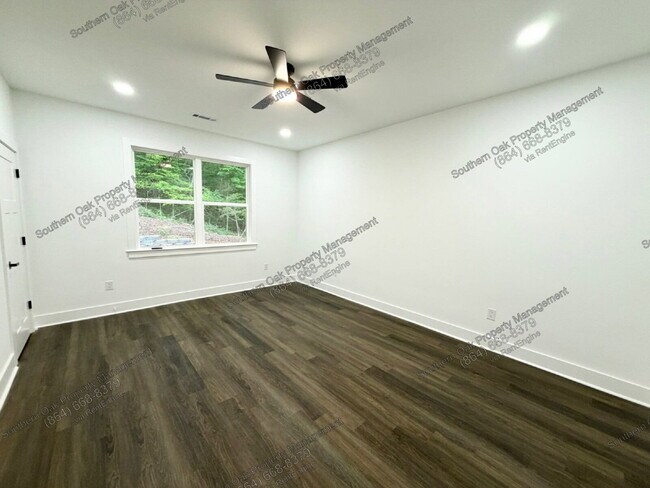 Building Photo - 306 Hickory Trail