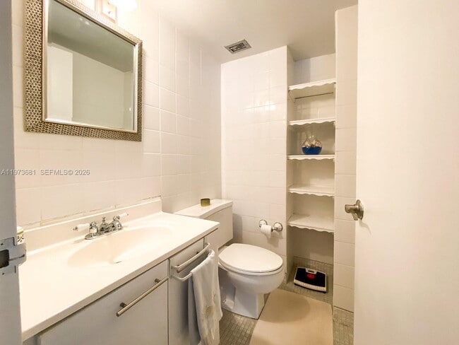 Building Photo - 9225 Collins Ave