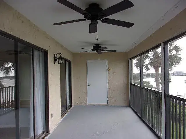 Building Photo - 464 Bouchelle Dr