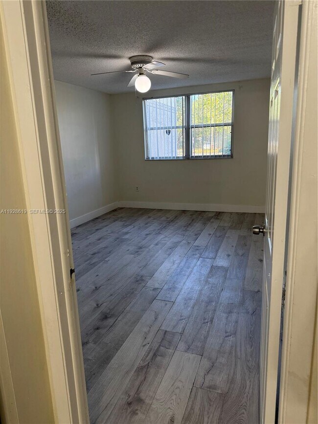 Building Photo - 8353 Lake Dr