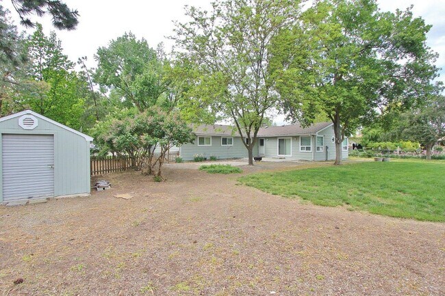 Building Photo - 12603 W Castlewood Dr
