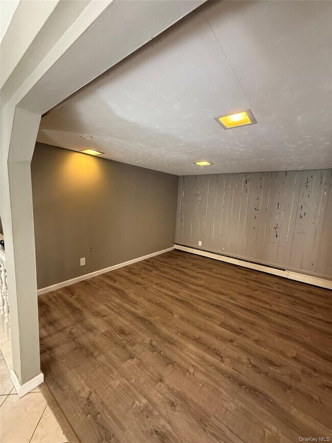 Building Photo - 60 Wheatfield Ln