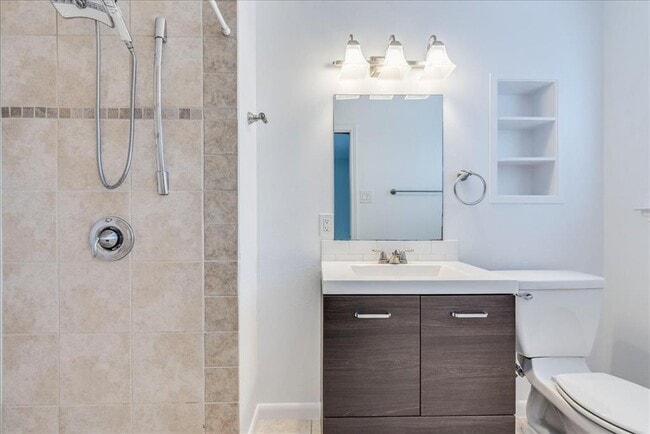 Building Photo - 5614 Delwood Dr