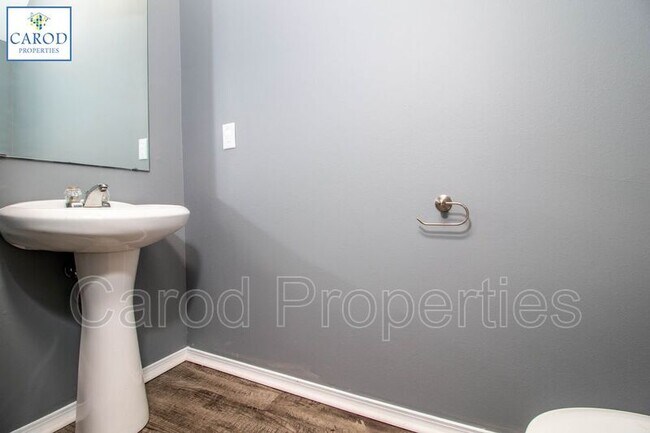 Building Photo - 8630 Redding Glen Ave