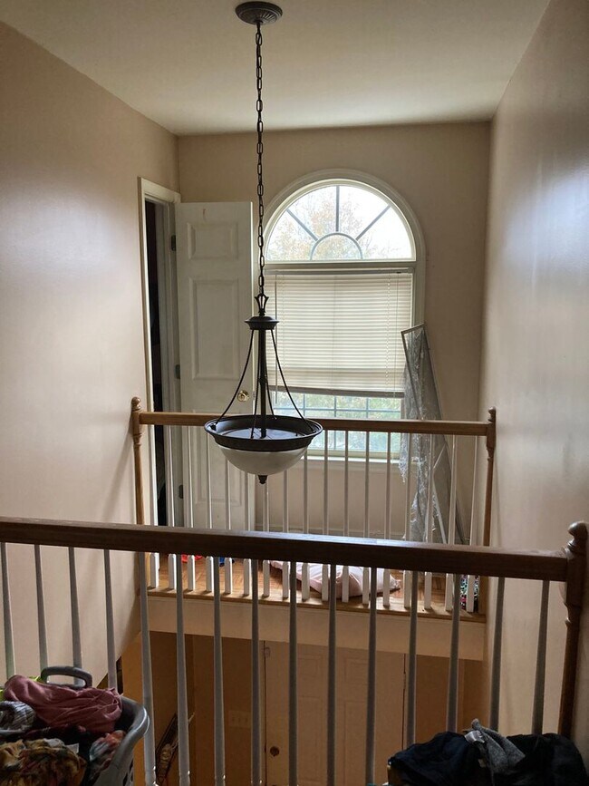 Building Photo - 4 BR/ 2.5 BA Spacious home in Chesterfield