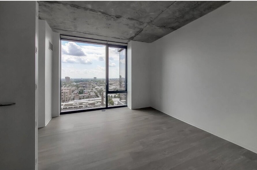 Building Photo - 2107 S Wabash Ave