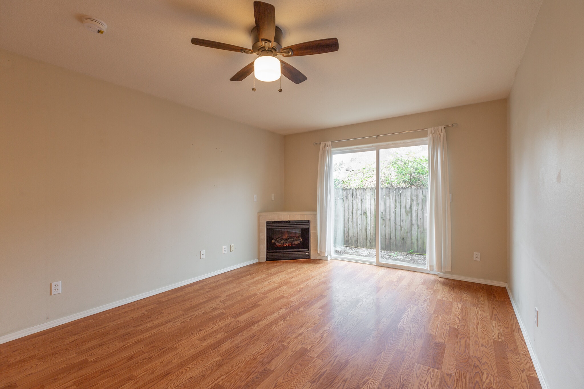 Living Room - 19153 SE Yamhill St