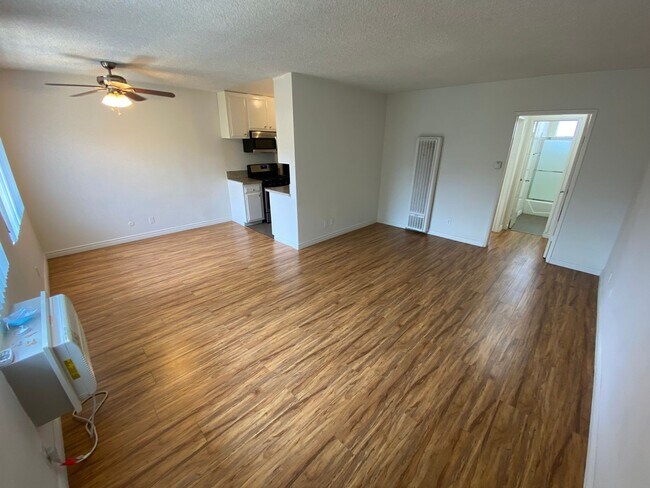 Interior Photo - can374