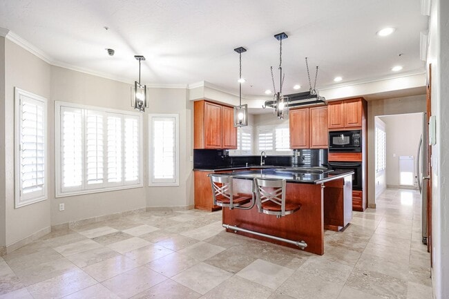 Building Photo - 8830 E Carol Way