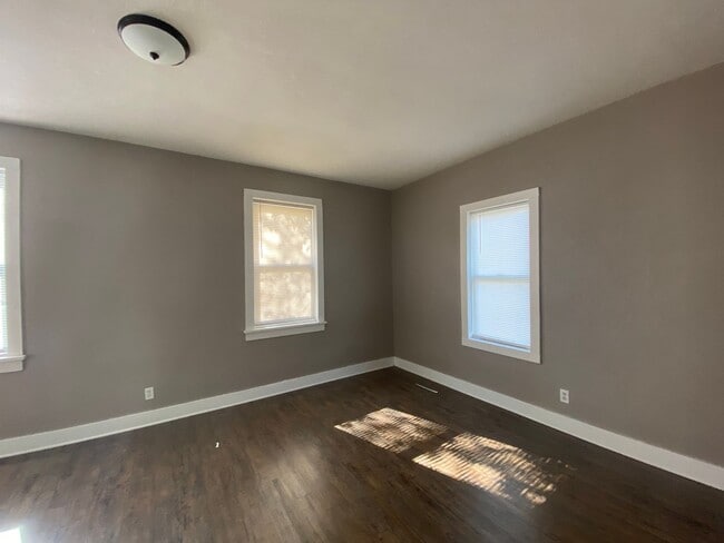 Building Photo - 119 N 22nd St