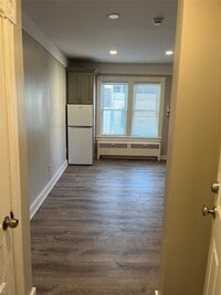 Building Photo - 23 Collegeview Ave