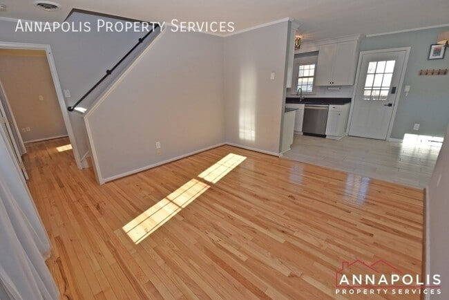 Building Photo - 1011 Hyde Park Dr