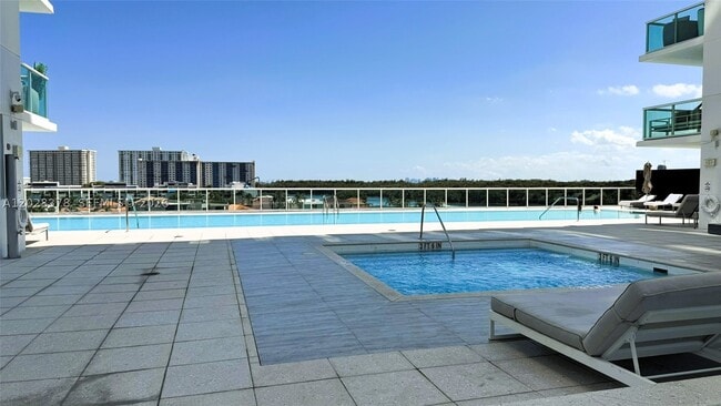 Building Photo - 400 Sunny Isles Blvd