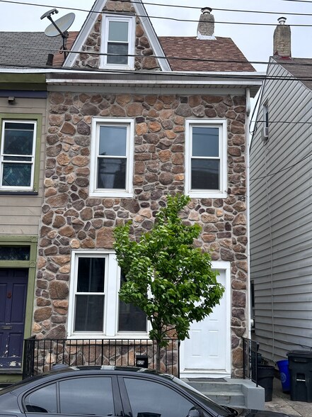 Building Photo - 939 Lehigh St