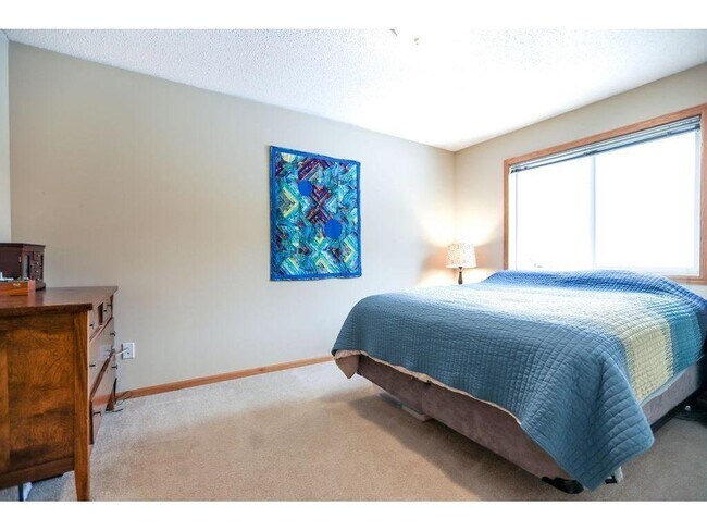 Building Photo - 11186 Woods Edge Ave