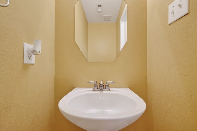 Building Photo - 6615 Windy River Ln