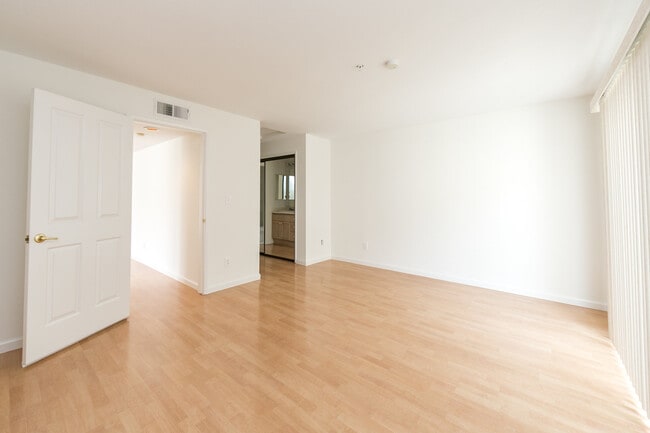 Building Photo - 3855 Carter Dr