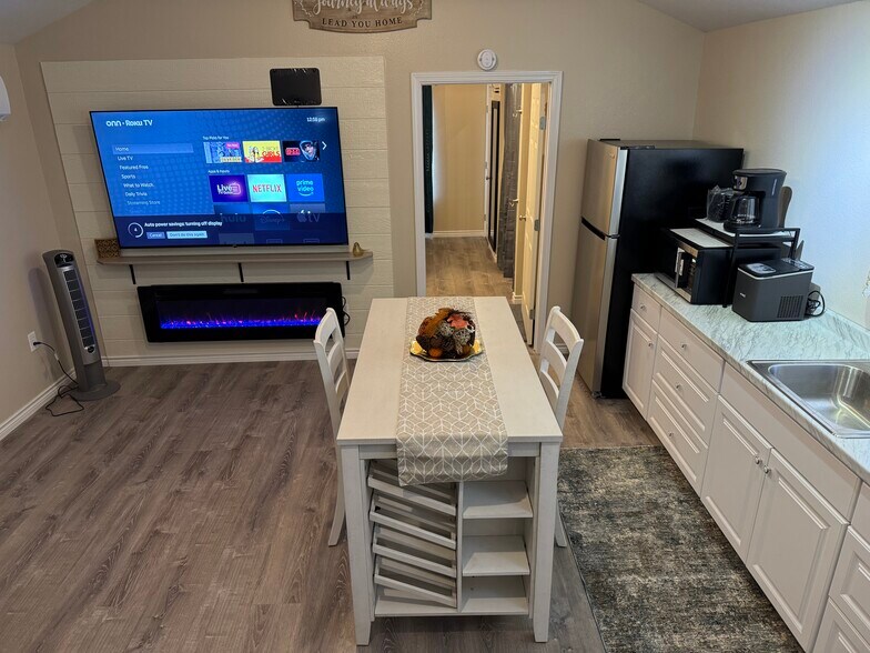 Building Photo - 2021 County Road 75