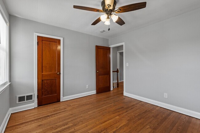 Building Photo - 3725 Elmley Ave