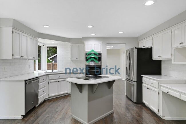 Building Photo - "Charming 3-Bedroom Retreat in Mill Creek with Spacious 2,125 Sq. Ft. Layout!"