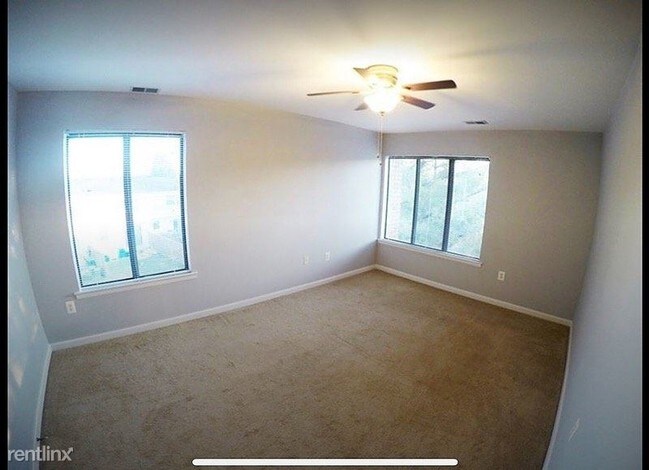Building Photo - 3 br, 2 bath Condo - 8040 Needwood Road 204