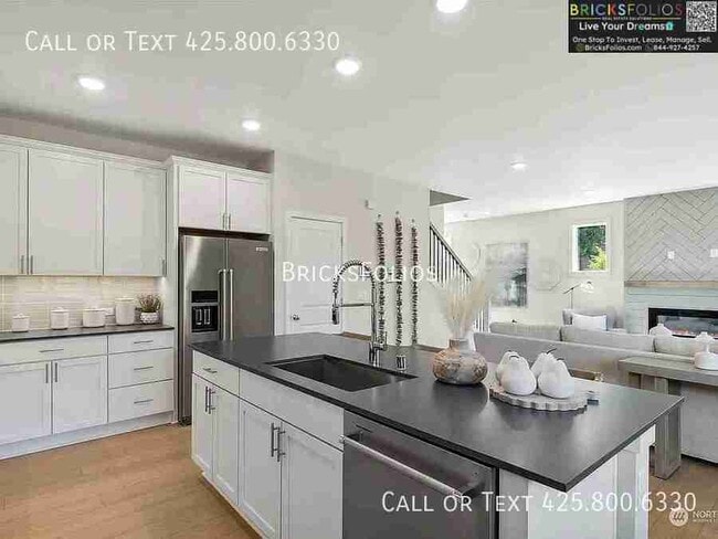 Building Photo - 8148 51st St NE