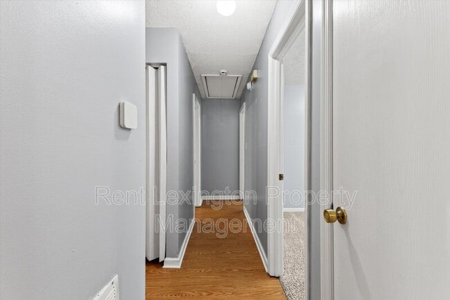 Building Photo - 3340 Featherston Dr