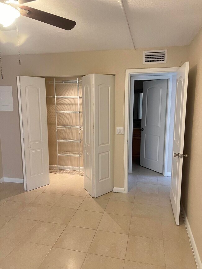 Building Photo - 632 Saxony Trail