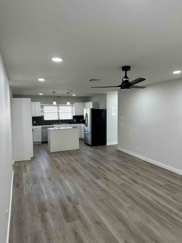 Building Photo - 963 Shephard Dr