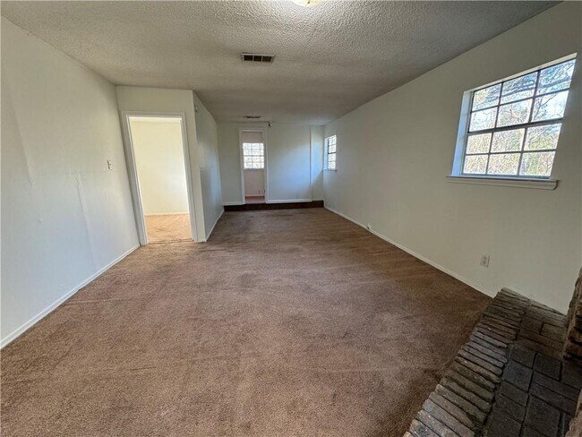 Building Photo - 7445 Bowers Ln
