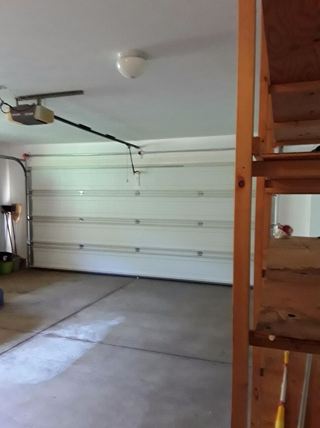 Building Photo - Spacious 3 bedroom 2 bath home in Kula-Available now!