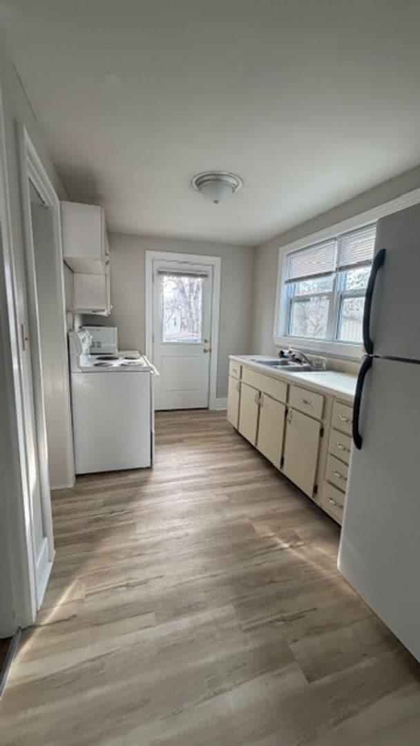 Building Photo - 5 Calvin Ln