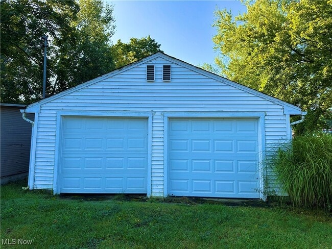 Building Photo - 18 E Salem St