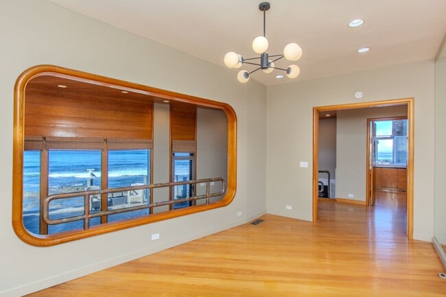 Building Photo - Extraordinary 5-Bed / 5-Bath Oceanfront Pr...