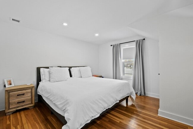 Building Photo - 9 Park St