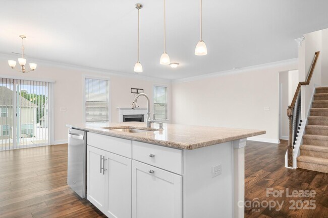 Building Photo - 196 Longleaf Dr