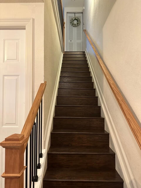 Building Photo - 590 Amador Ln