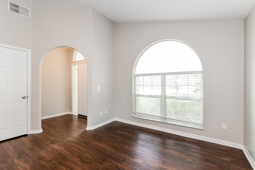 Building Photo - 16329 Coopers Hawk Ave
