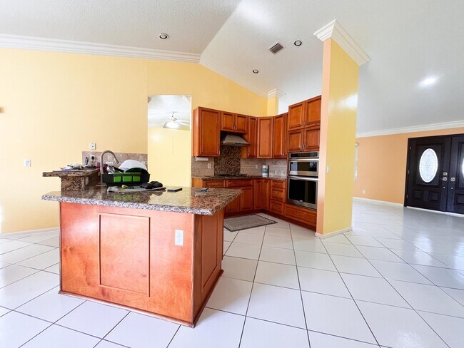 Building Photo - 1305 Monteray Way