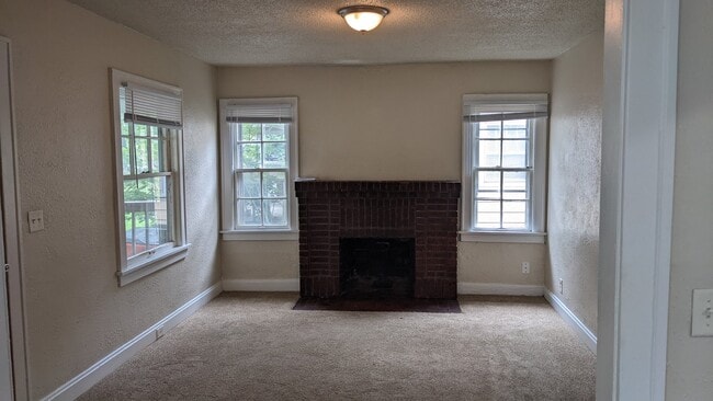 Building Photo - 1404 S Maywood Ave