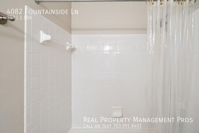 Building Photo - 4082 Fountainside Ln