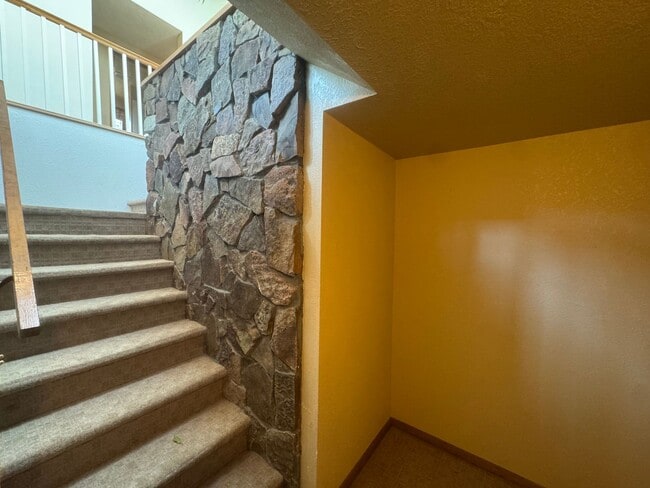 Building Photo - Charming 3 Bed, 3 Bath Home in Spokane Val...