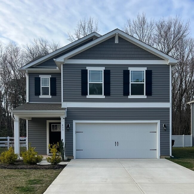 Building Photo - 633 Currant Cir