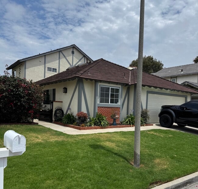 Building Photo - 1232 Saint Helene Ct